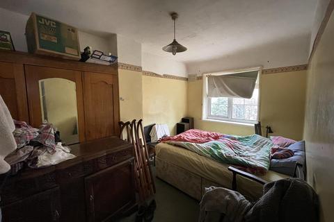 80 Bernwell Road, London, E4 6HY