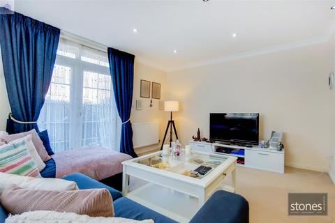 39 Lady Aylesford Avenue, Stanmore, HA7 4FG