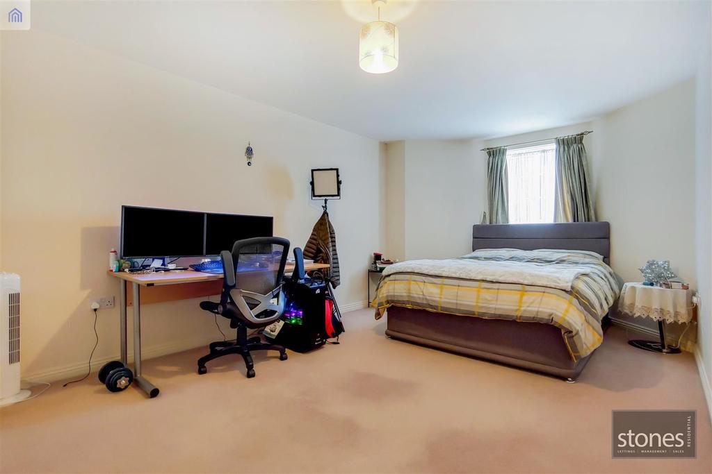 5 Main Bedroom-1.jpg