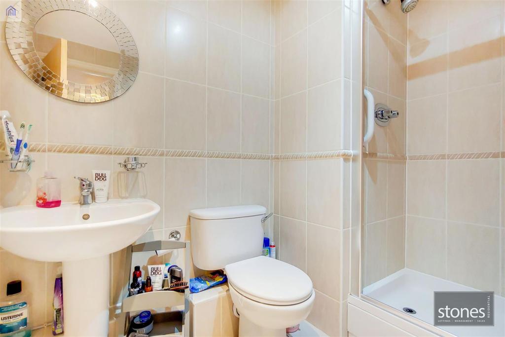 6 Main Ensuite-0.jpg