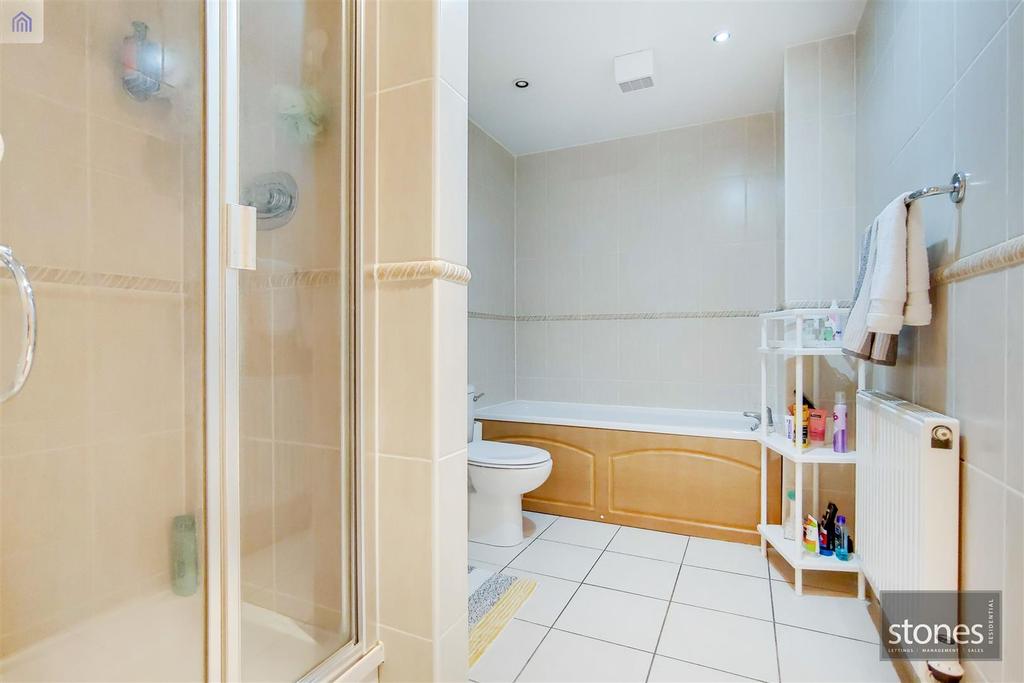 7 Bathroom-0.jpg