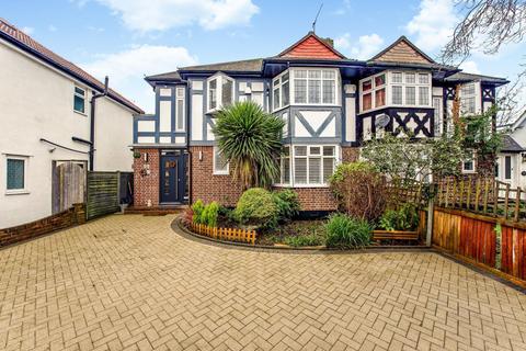 59 Beverley Way, London, SW20 0AW