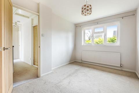 13 Newark Road, Windlesham, GU20 6NE