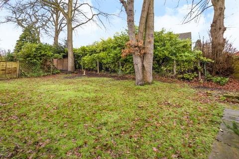 13 Newark Road, Windlesham, GU20 6NE