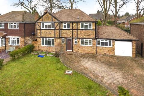 13 Newark Road, Windlesham, GU20 6NE