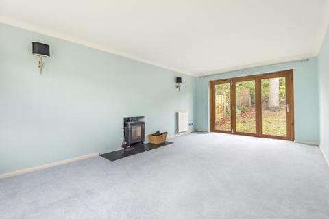 13 Newark Road, Windlesham, GU20 6NE
