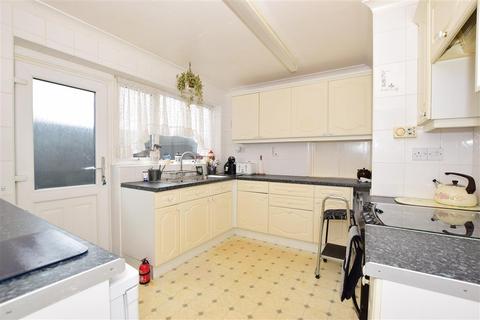 5 Brockman Crescent, Dymchurch, Romney Marsh, TN29 0TT