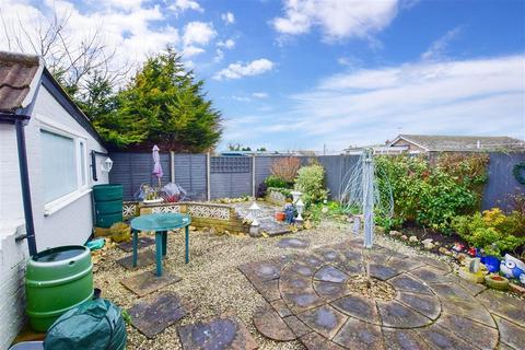 5 Brockman Crescent, Dymchurch, Romney Marsh, TN29 0TT