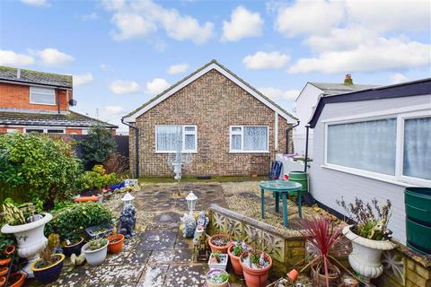 5 Brockman Crescent, Dymchurch, Romney Marsh, TN29 0TT