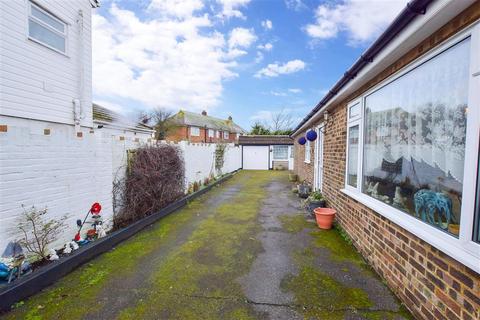 5 Brockman Crescent, Dymchurch, Romney Marsh, TN29 0TT