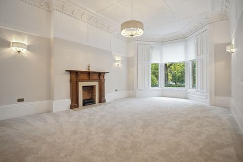 3 bedroom flat to rent, Athole Gardens, Flat 0/1, Dowanhill, Glasgow, G12 9AY