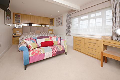 26 Links Drive, Elstree, Borehamwood, WD6 3PS