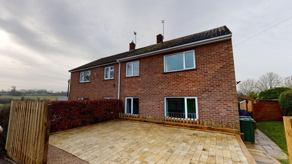 Princess Drive, Melton Mowbray, LE13 4 bed semidetached house £205,000