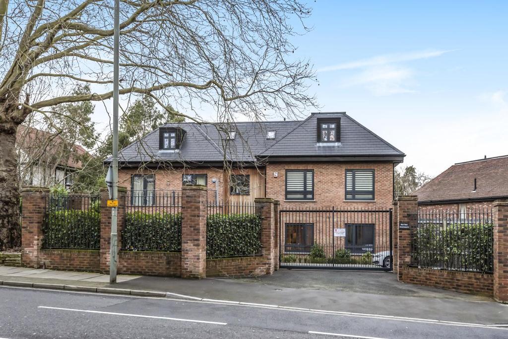 Bickley Park Road, Bromley 2 bed flat £650,000
