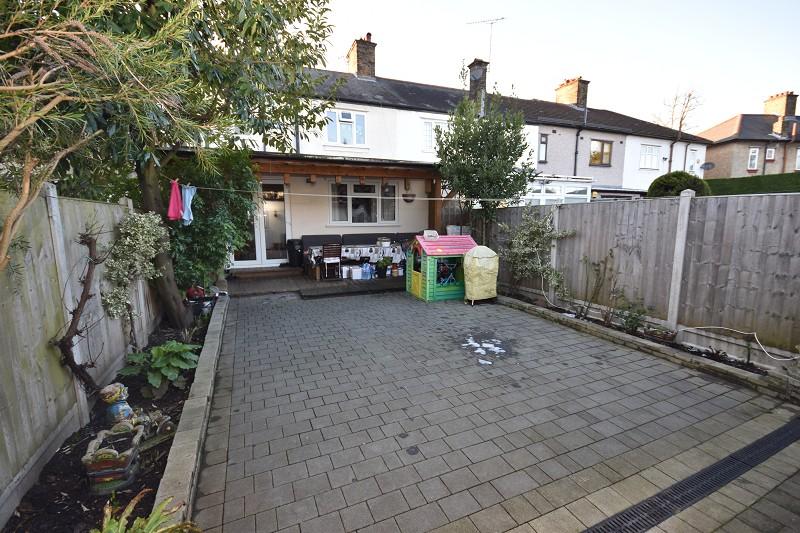 Beech Hall Road, Highams Park, London. E4 9NN 3 bed terraced house £