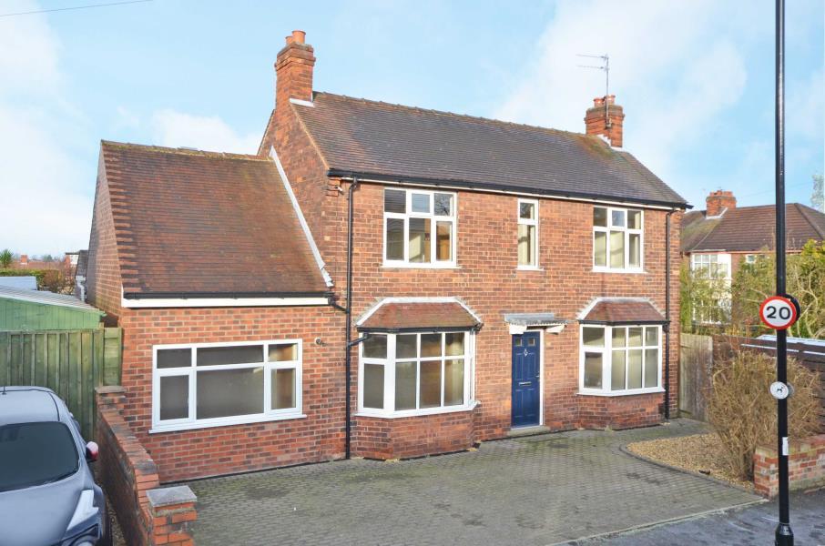 MALVERN AVENUE, BOROUGHBRIDGE ROAD, YORK, YO26 5SG 5 bed detached house