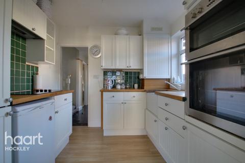 3 Brook Close, Rochford, SS4 1HN