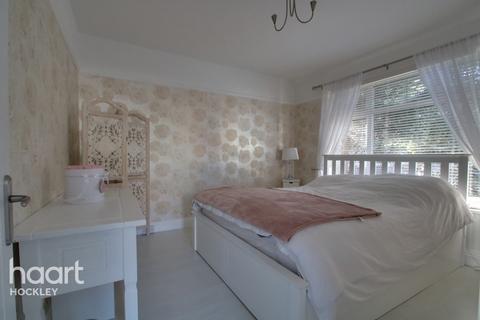 3 Brook Close, Rochford, SS4 1HN