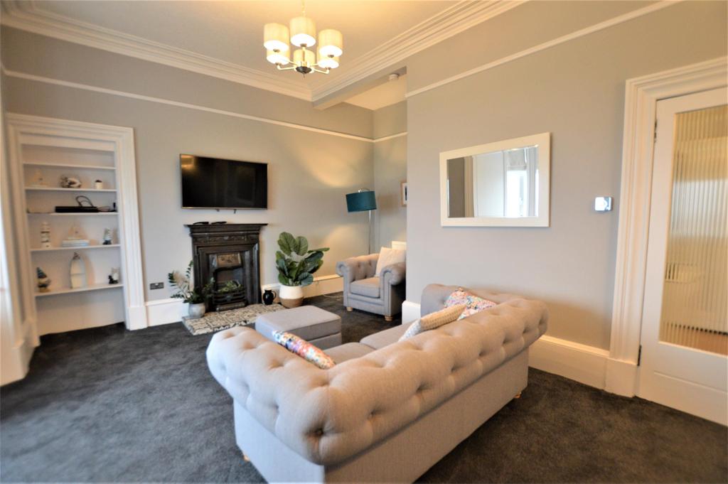 1/L 33 Bath Street, LARGS, KA30 8BL 1 bed flat £103,000