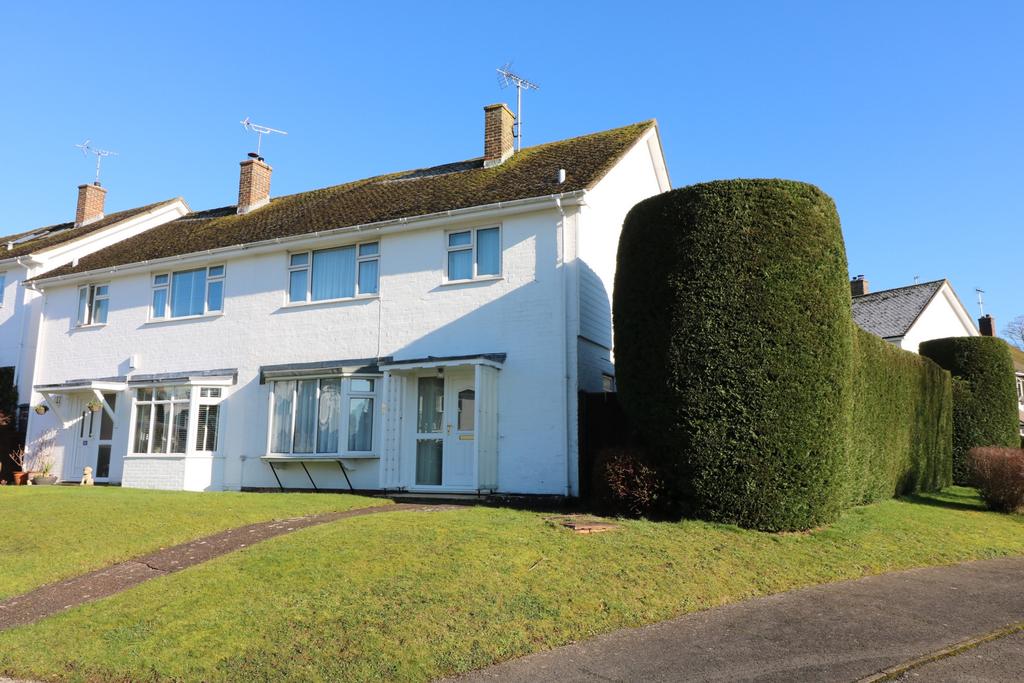 Finches Gardens, Lindfield, RH16 3 bed house £450,000