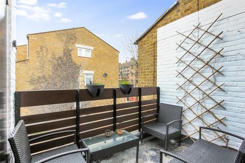 12 Stacy Path, London, SE5 7SL