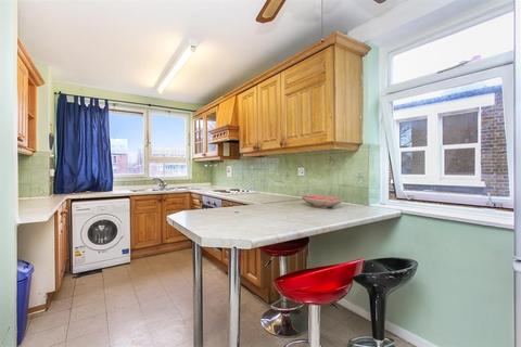 12 Stacy Path, London, SE5 7SL