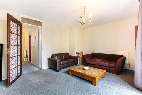 12 Stacy Path, London, SE5 7SL