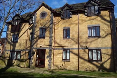 2 bedroom flat to rent, Shellduck Close, Colindale