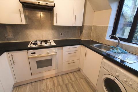 2 bedroom flat to rent, Shellduck Close, Colindale