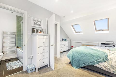50 Rayford Avenue, London, SE12 0NG