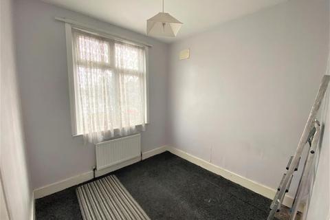 39 Botwell Lane, Hayes, UB3 2AD