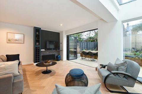 117c Grove Avenue, London, W7 3EX