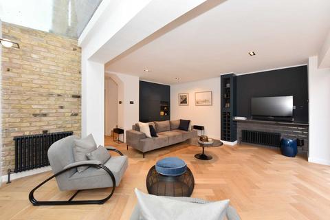 117c Grove Avenue, London, W7 3EX