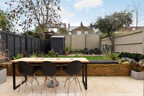117c Grove Avenue, London, W7 3EX