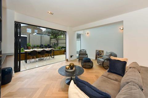 117c Grove Avenue, London, W7 3EX