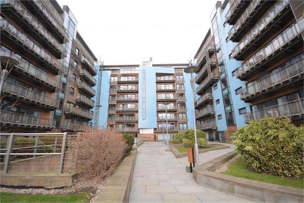 Breadalbane Street, Leith, Edinburgh... 2 bed flat £1,300 pcm (£300 pw)