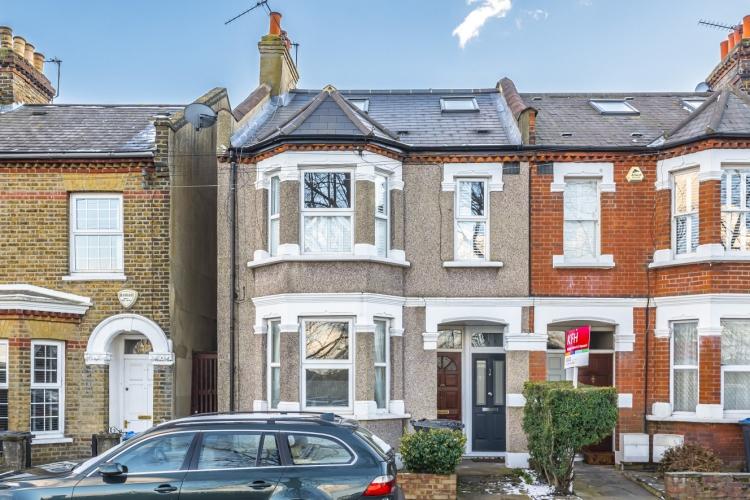 Quicks Road Wimbledon SW19 2 bed apartment £1,425 pcm (£329 pw)
