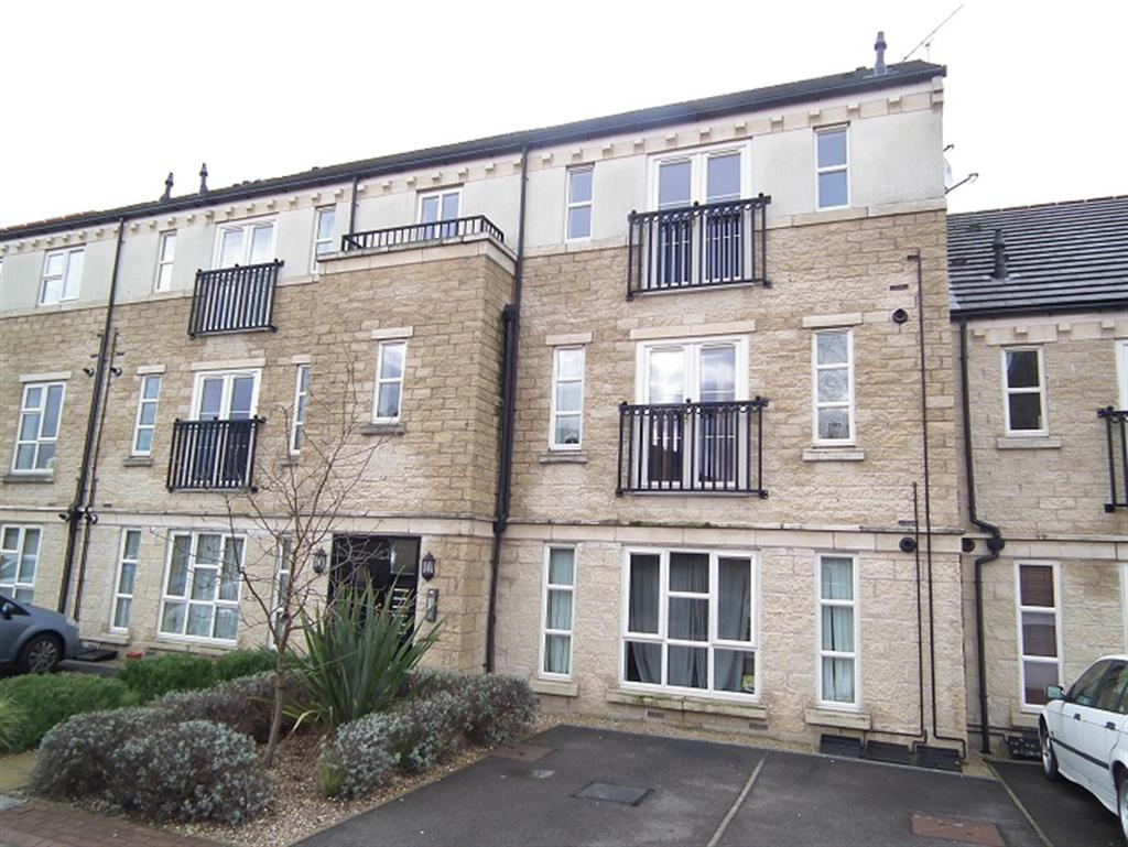 Silver Cross Way, Guiseley, Leeds... 2 bed flat £675 pcm (£156 pw)