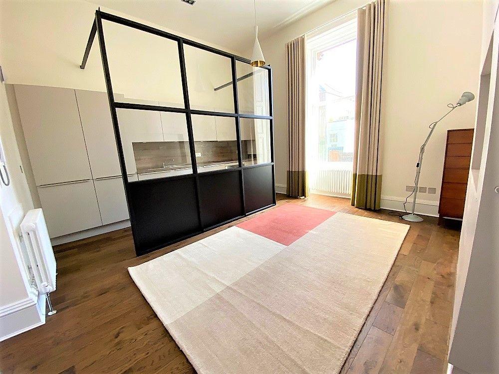 Apartment in Edinburgh - View 2