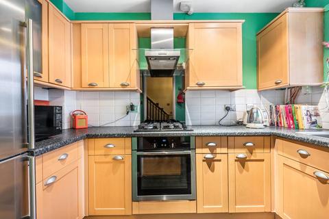 4 Hopkins Close, London, N10 2PF