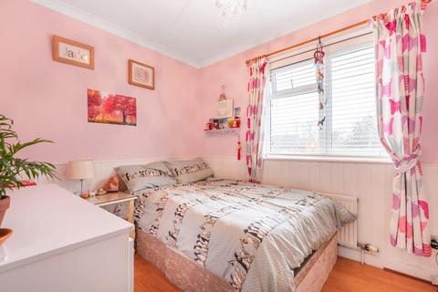 4 Hopkins Close, London, N10 2PF