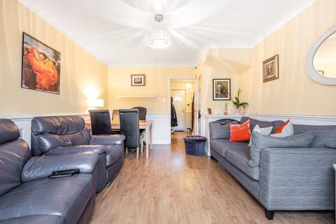 4 Hopkins Close, London, N10 2PF