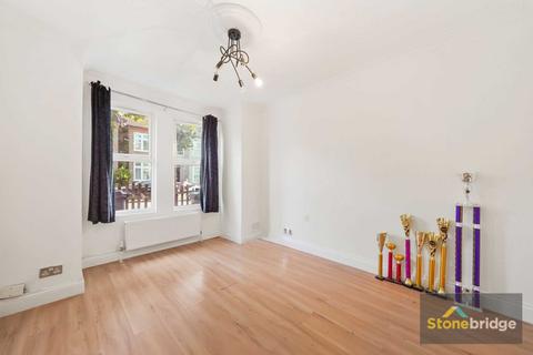 5 bedroom terraced house to rent, Macdonald Road, London, E17