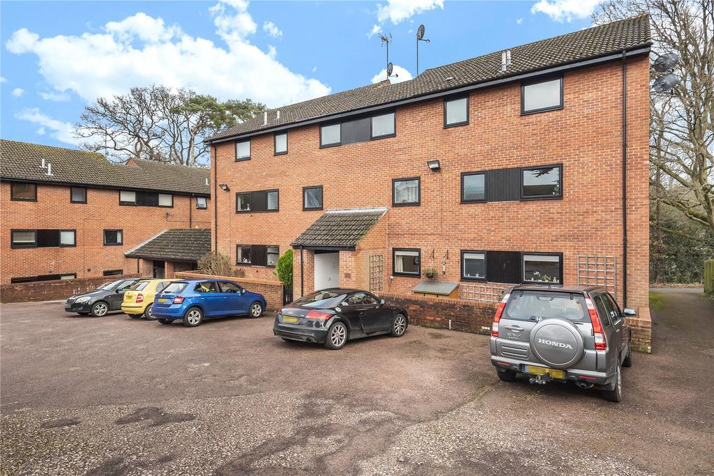 Charlton Park, Cheltenham, GL53 2 bed apartment £200,000