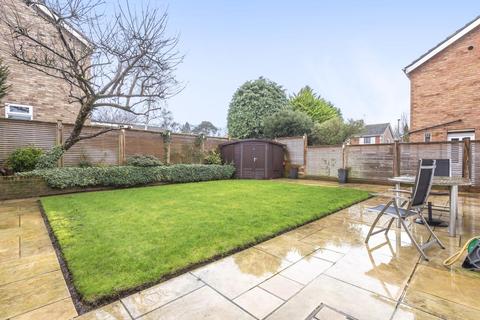 4 Thanet Drive, Keston, BR2 8HT