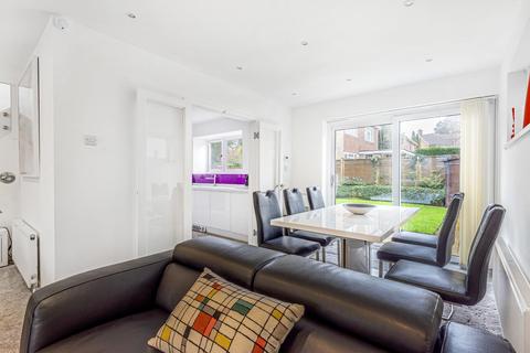 4 Thanet Drive, Keston, BR2 8HT