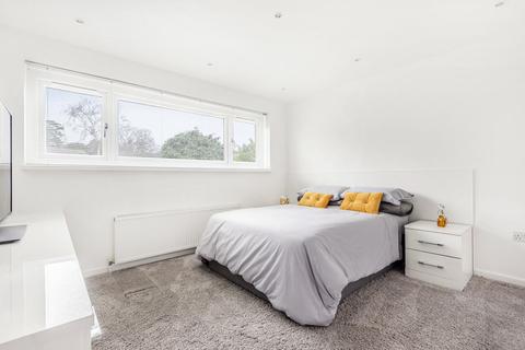 4 Thanet Drive, Keston, BR2 8HT