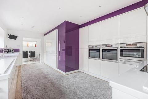 4 Thanet Drive, Keston, BR2 8HT