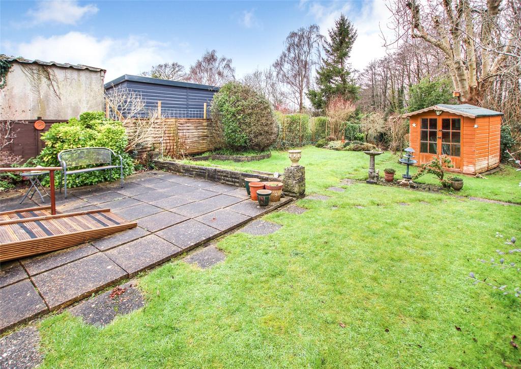 Cowley Road, Lymington, Hampshire, SO41 3 bed bungalow £515,000