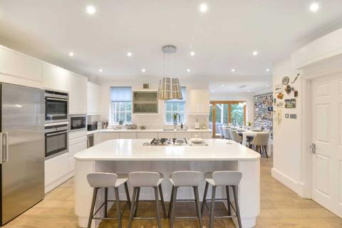 5 Hambledon Place, London, SE21 7EY